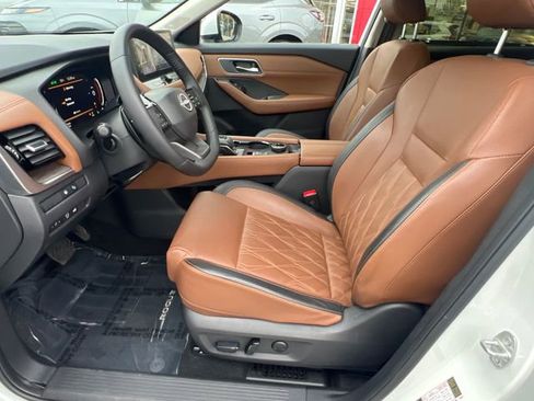 Used 2025 Nissan Rogue Platinum w/ Tech Package AWD/4WD image 22
