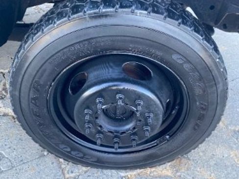 Used 2014 Ford F550 4x4 Regular Cab Super Duty image 29