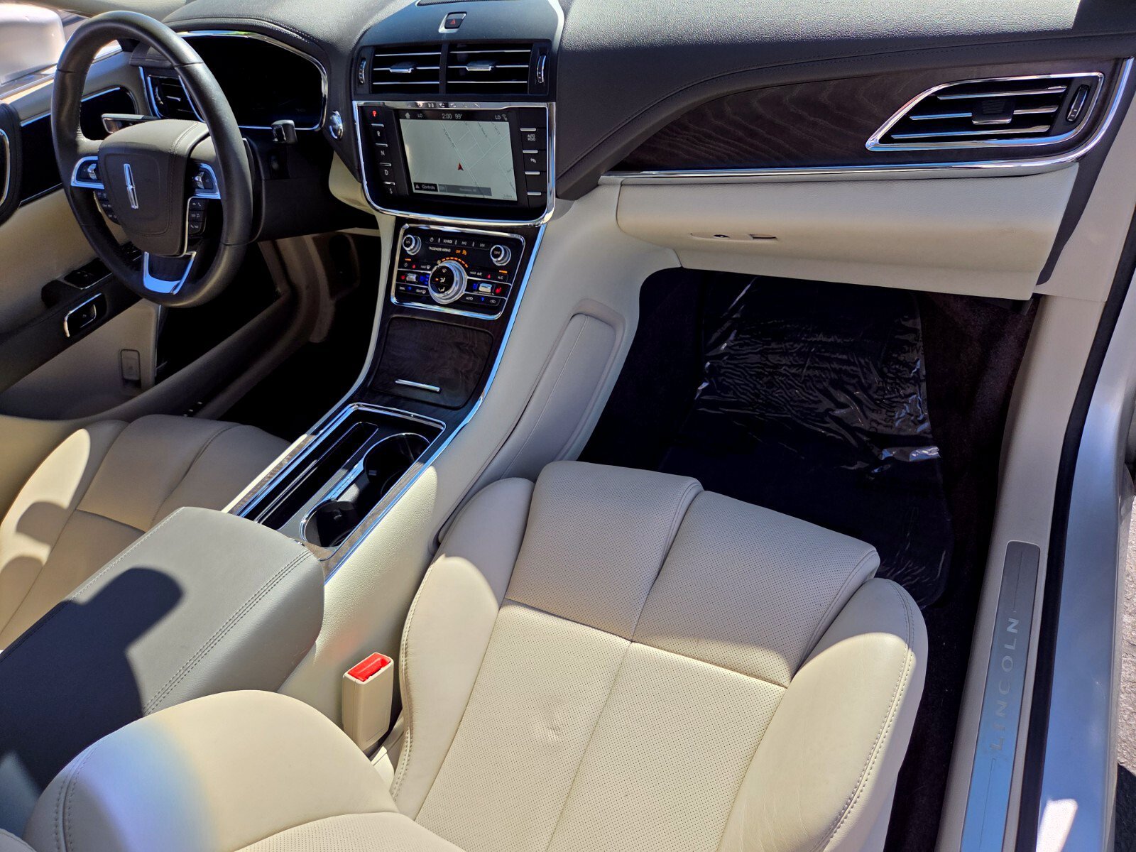 Used 2017 Lincoln Continental Select FWD image 17