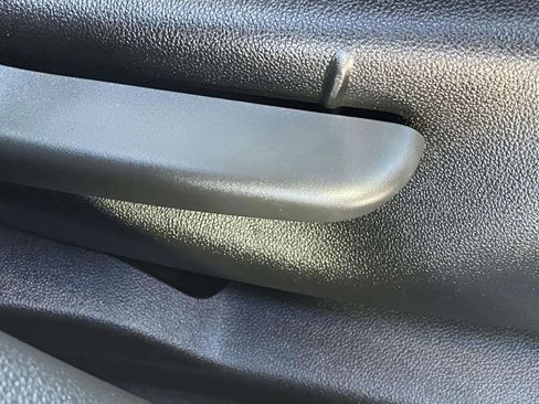 Used 2018 Chevrolet Cruze LT w/ Sun And Sound Package image 13