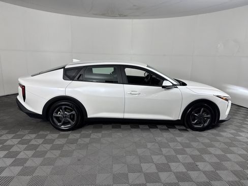 Used 2025 Kia K4 FWD image 3