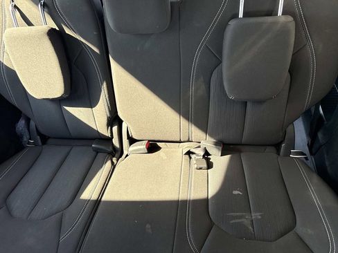 Used 2024 Chrysler Pacifica Touring image 14