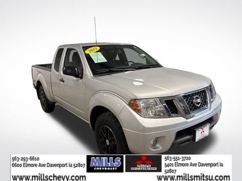 Used 2015 Nissan Frontier SV w/ SV Value Truck Package AWD/4WD image 3