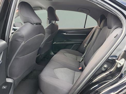 Used 2020 Toyota Camry LE image 11