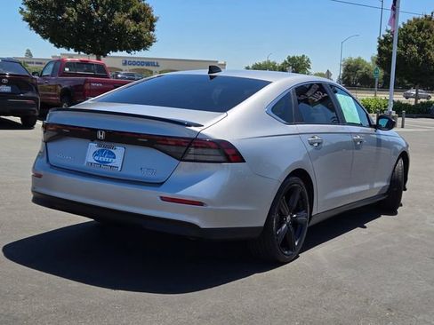 Used 2023 Honda Accord Sport image 4
