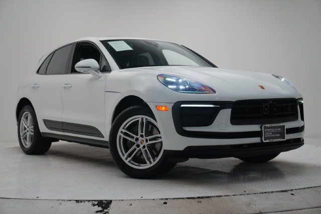 Certified 2026 Porsche Macan AWD/4WD image 24