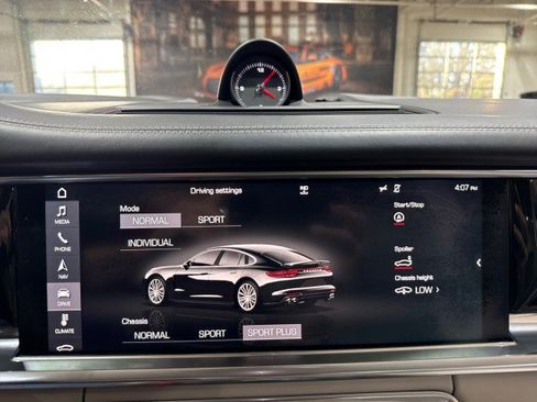 Used 2017 Porsche Panamera image 78