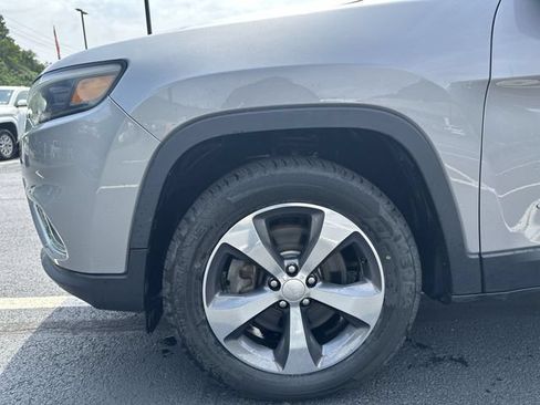 Used 2019 Jeep Cherokee Limited AWD/4WD image 20