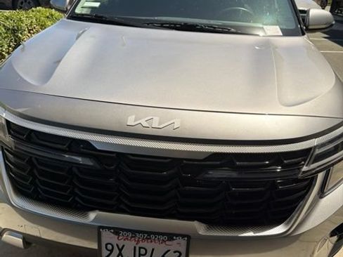 Used 2026 Kia Seltos EX FWD image 3