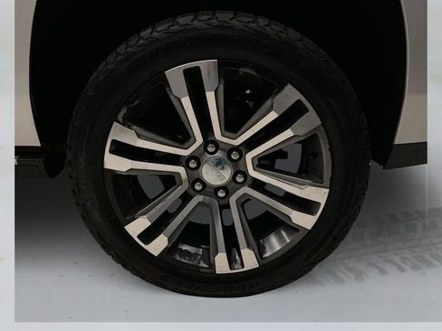 Used 2018 GMC Yukon Denali image 16