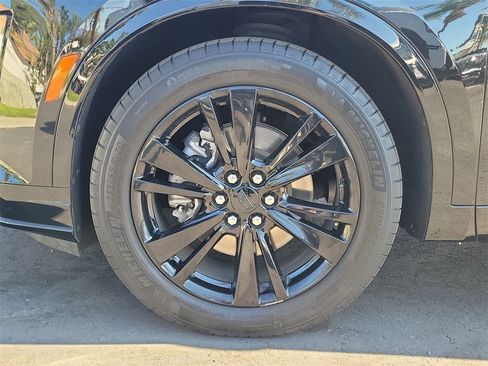 Certified 2023 Cadillac XT6 Premium Luxury image 33