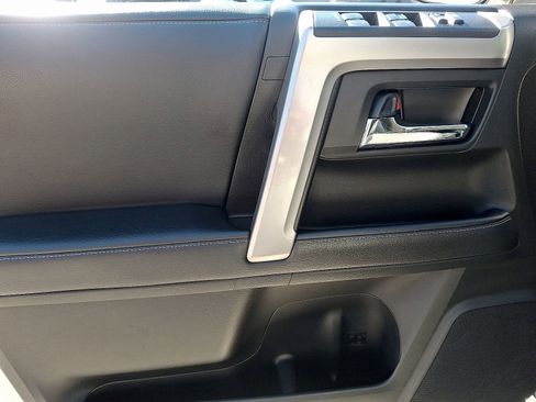 Used 2021 Toyota 4Runner SR5 Premium image 12