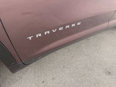 Used 2024 Chevrolet Traverse LT image 30