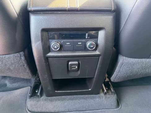 Used 2020 Chevrolet Traverse LT image 16