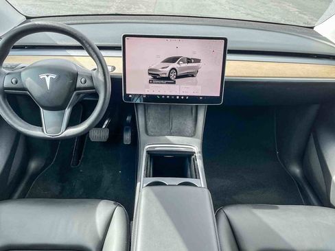 Used 2023 Tesla Model Y Long Range image 11