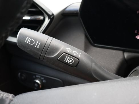 Used 2024 Chevrolet TrailBlazer LT w/ LT Cold Weather Package FWD image 20