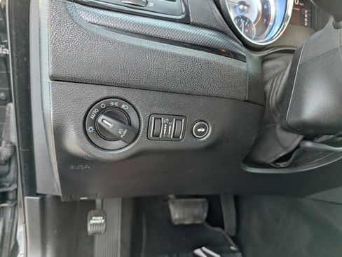 Used 2014 Chrysler 300 S image 10