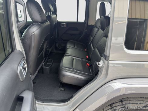 Used 2020 Jeep Wrangler Unlimited Sahara AWD/4WD image 27
