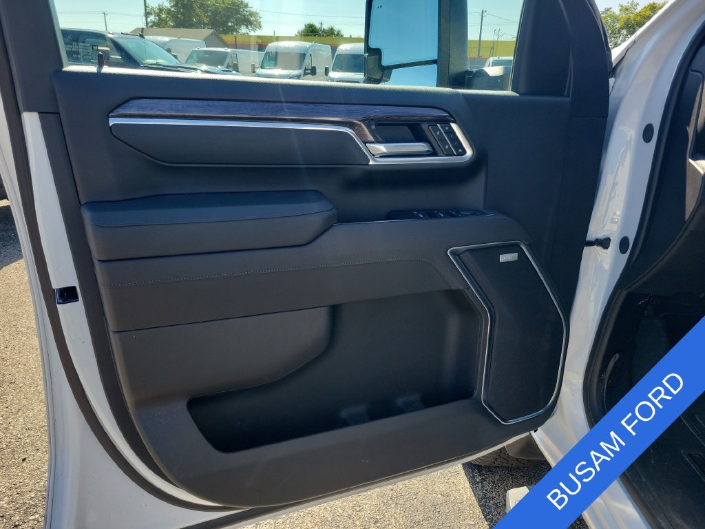 Used 2026 Chevrolet Silverado 2500 LTZ w/ Z71 Chrome Sport Edition AWD/4WD image 13