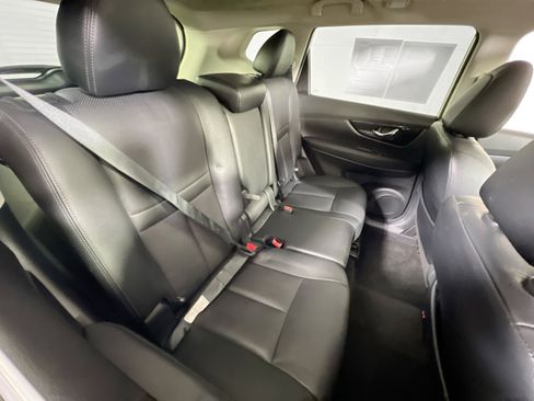 Used 2020 Nissan Rogue SL w/ Premium Package image 27