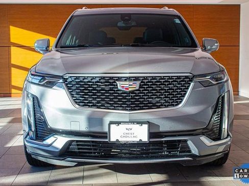 Used 2025 Cadillac XT6 Premium Luxury image 2