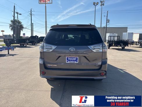 Used 2012 Toyota Sienna SE image 5
