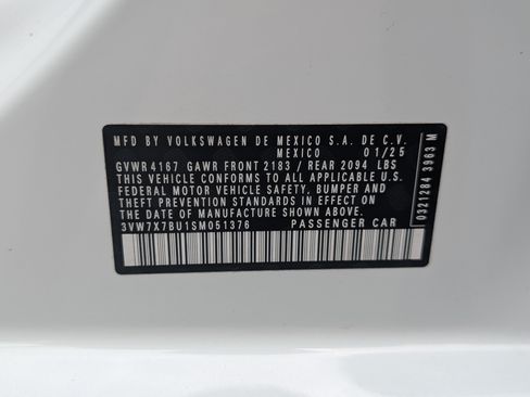 Used 2025 Volkswagen Jetta SE w/ Sunroof Package FWD image 36
