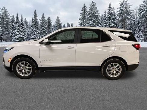 Used 2024 Chevrolet Equinox LT image 2