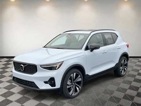 New 2026 Volvo XC40 B5 Ultra w/ Climate Package image 7