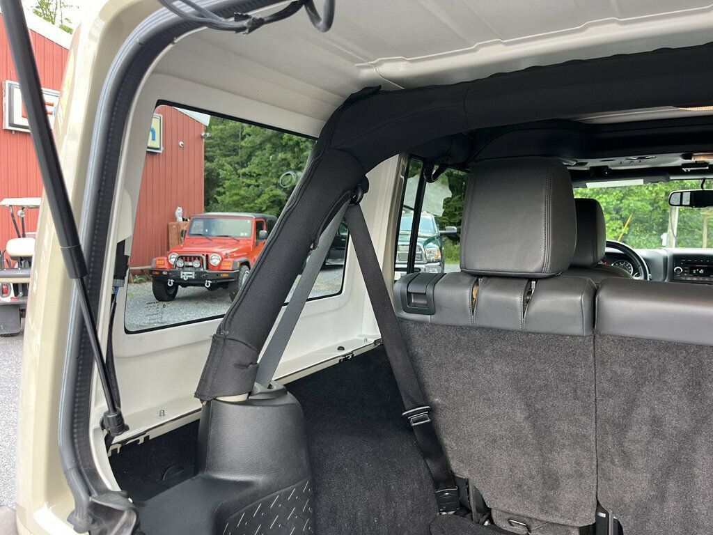 Used 2017 Jeep Wrangler Unlimited Rubicon AWD/4WD image 22