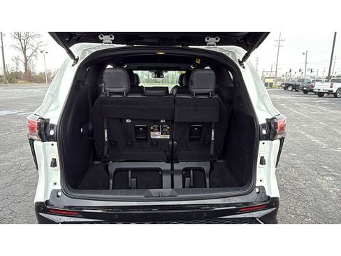 Certified 2024 Toyota Sienna XSE w/ XSE Plus Package AWD/4WD image 7