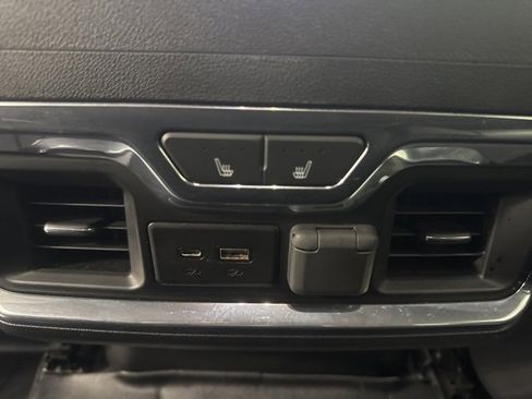 Used 2019 Chevrolet Silverado 1500 High Country image 21