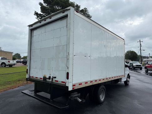 Used 2019 Chevrolet Express 3500 Extended w/ Power Convenience Package RWD image 4