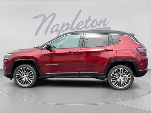 Used 2022 Jeep Compass Limited w/ Elite Group AWD/4WD image 4