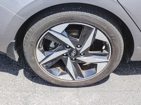 Certified 2023 Hyundai Elantra SEL w/ Convenience Package FWD image 11