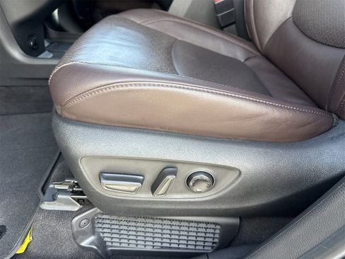 Used 2023 Toyota Sienna Platinum image 24