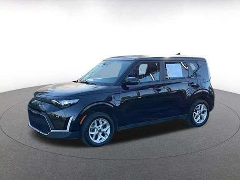 Used 2025 Kia Soul LX w/ LX Technology Package image 8