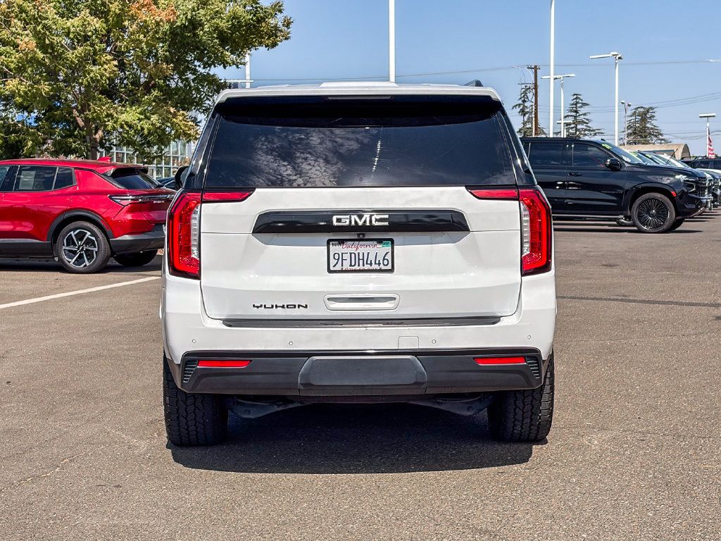 Used 2022 GMC Yukon SLT w/ SLT Luxury Package AWD/4WD image 3