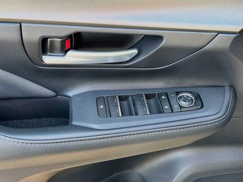Used 2025 Toyota Grand Highlander AWD image 18