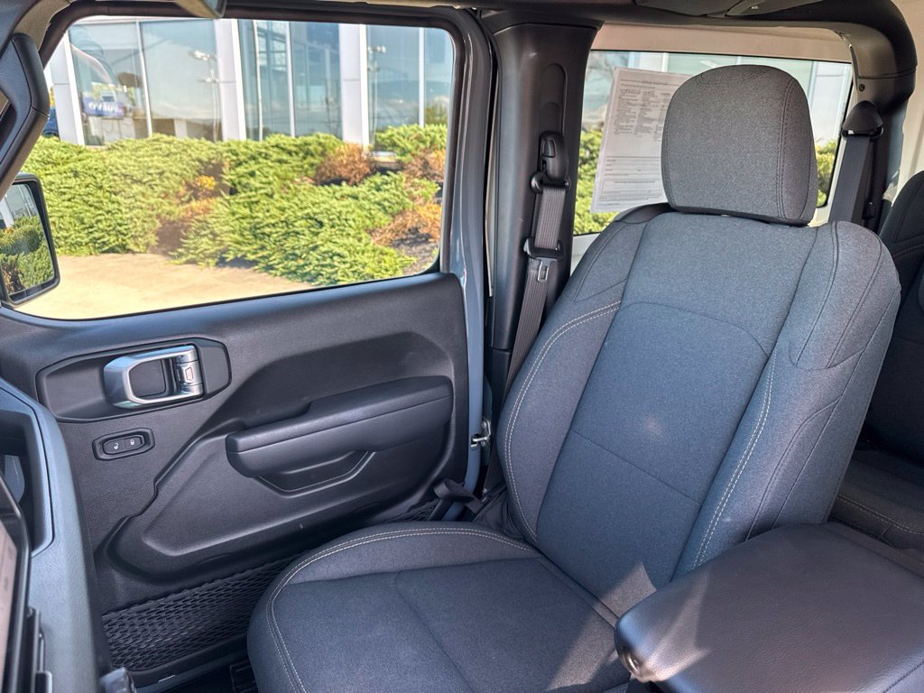 Used 2024 Jeep Wrangler Sport AWD/4WD image 36