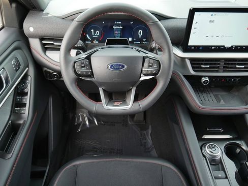 Used 2025 Ford Explorer ST image 19