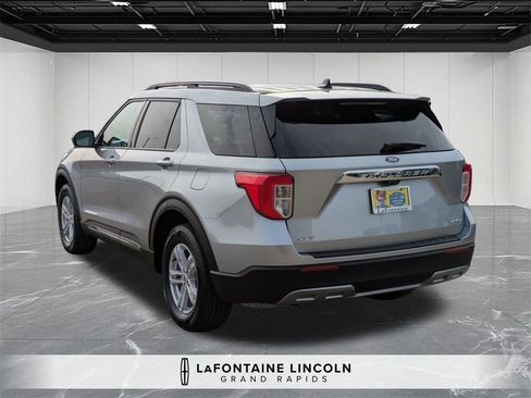 Used 2023 Ford Explorer XLT w/ Equipment Group 202A image 3