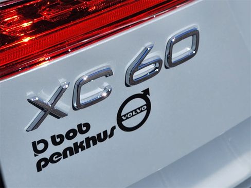 Used 2025 Volvo XC60 T8 Ultra w/ Protection Package Premier image 30