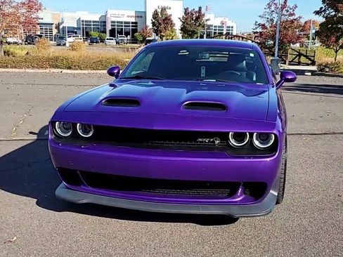 Used 2019 Dodge Challenger SRT Hellcat w/ Plus Package RWD image 3