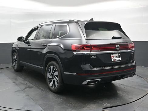 Used 2024 Volkswagen Atlas SEL AWD/4WD image 9