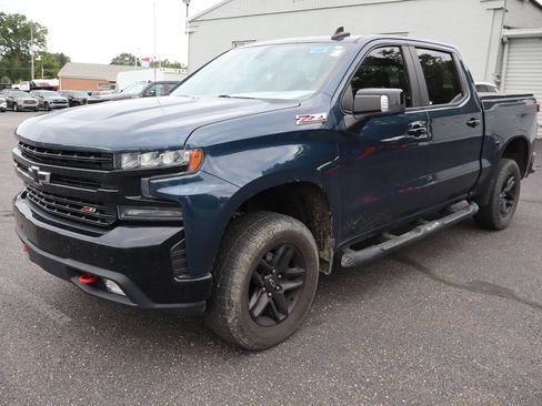Used 2020 Chevrolet Silverado 1500 LT Trail Boss AWD/4WD image 2