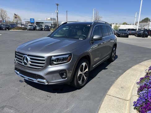 Used 2025 Mercedes-Benz GLB 250 250 image 5