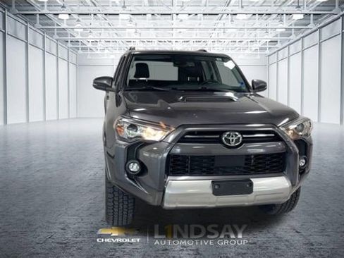 Used 2022 Toyota 4Runner TRD Off-Road Premium AWD/4WD image 4