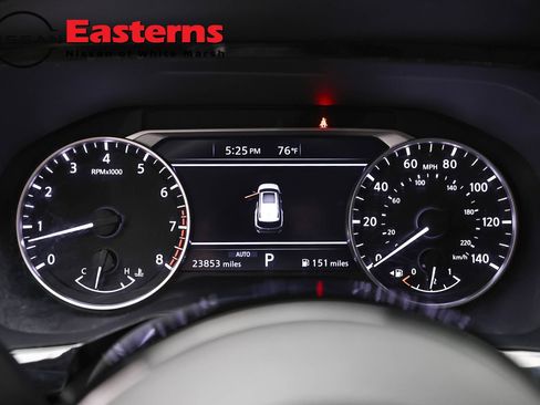 Used 2022 Nissan Pathfinder SV AWD/4WD image 17