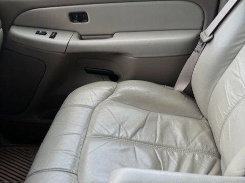 Used 2001 Chevrolet Tahoe LS w/ LS Preferred Equipment Group image 16